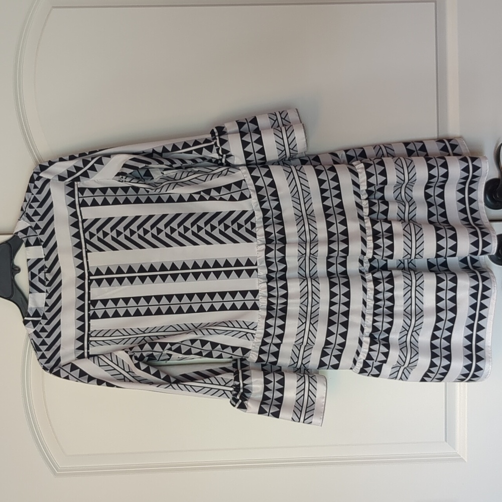 Sunday Up Geometric Black and White Dress - Picture 6 of 8